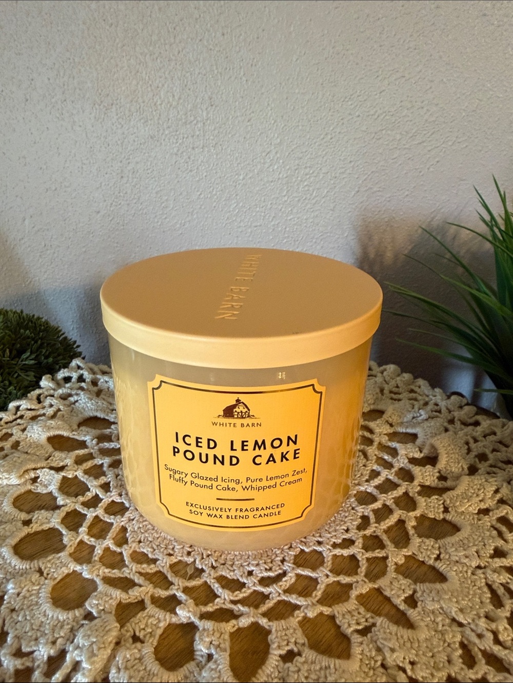 White Barn Iced Lemon Pound Cake Candle - Yellow